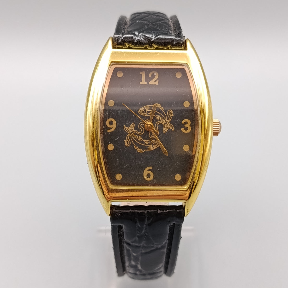 Elegante Fische Motiv Herren Uhr – Tonneau Gehäuse
