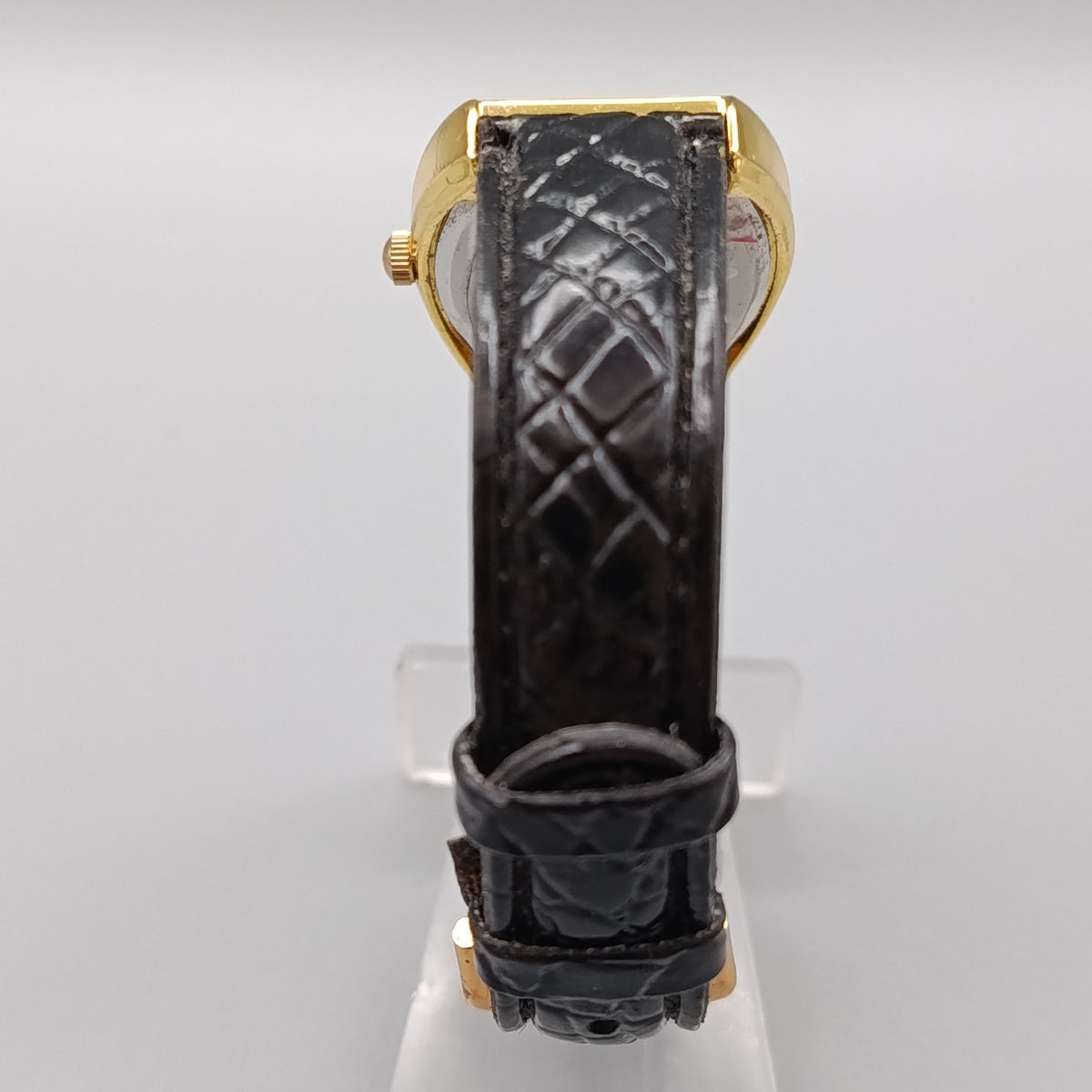 Elegante Fische Motiv Herren Uhr – Tonneau Gehäuse