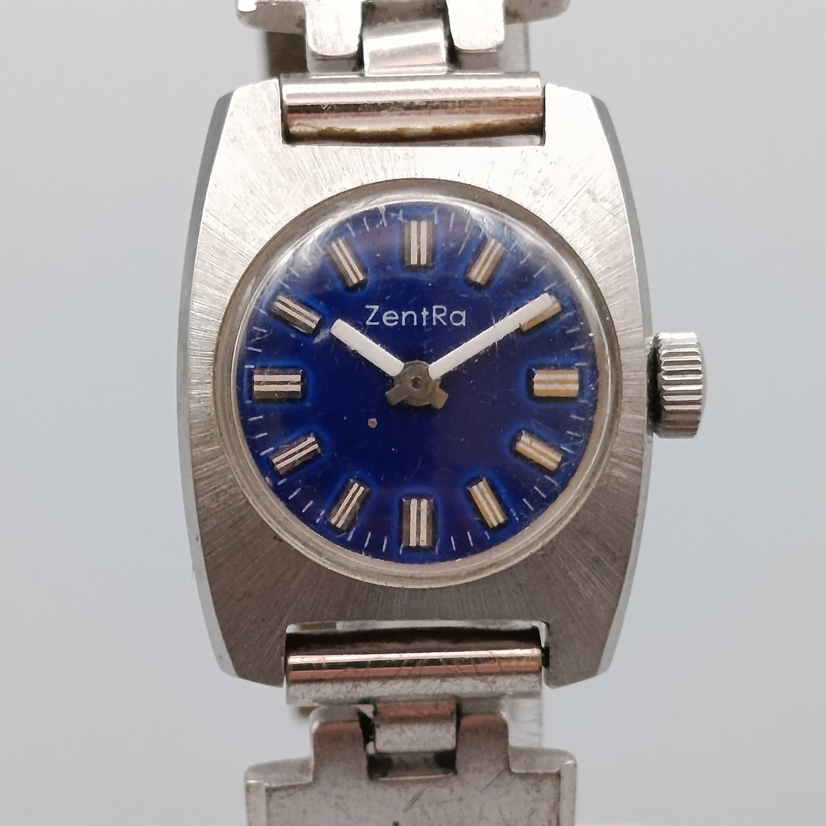 Klassische ZentRa Damen Uhr – Blaues Zifferblatt