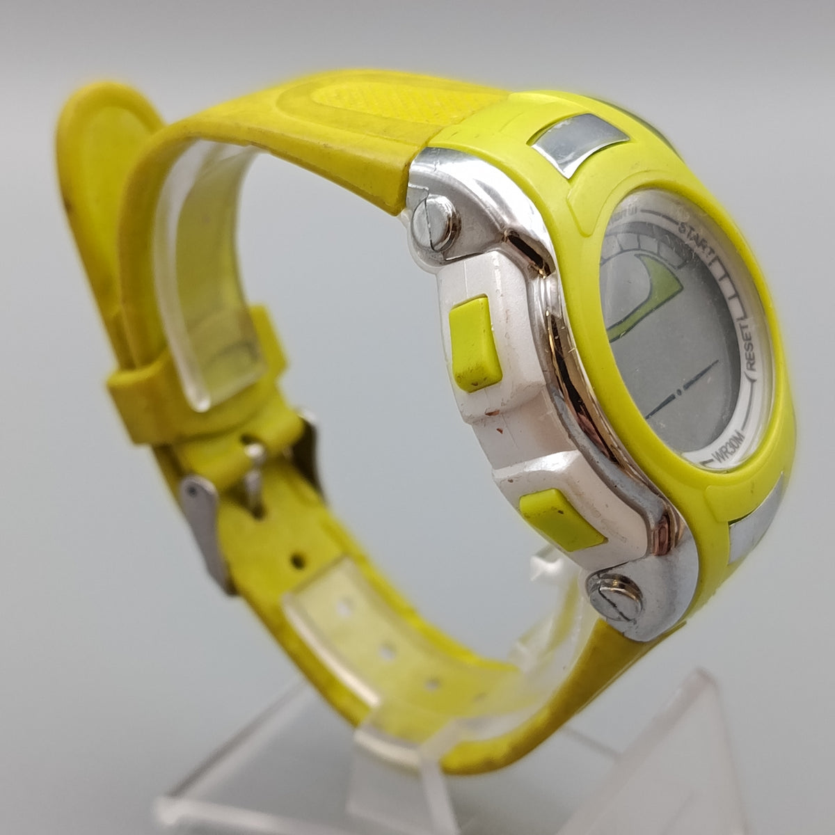 Sportliche Mingrui Digital Uhr – Auffälliges Design in Gelb