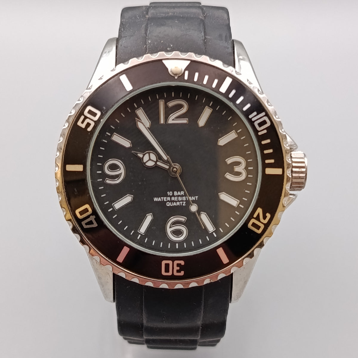 Sportliche Herren Uhr im Taucher-Design