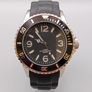 Sportliche Herren Uhr im Taucher-Design