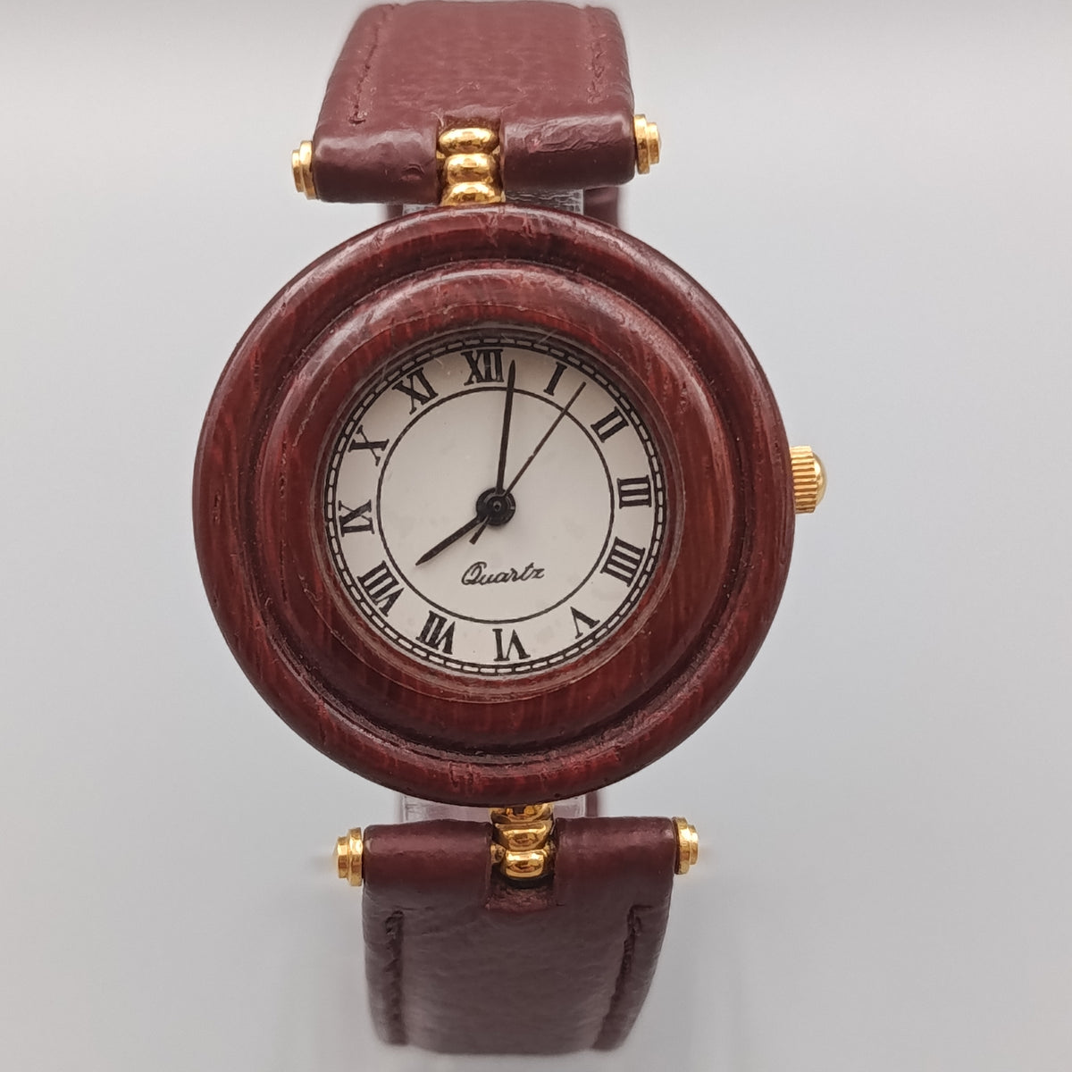 Elegante Damen Uhr im Holz Design – Klassisches Zifferblatt