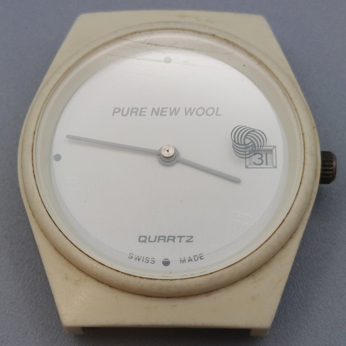 Klassische Swiss Made Damen Uhr – Minimalistisch