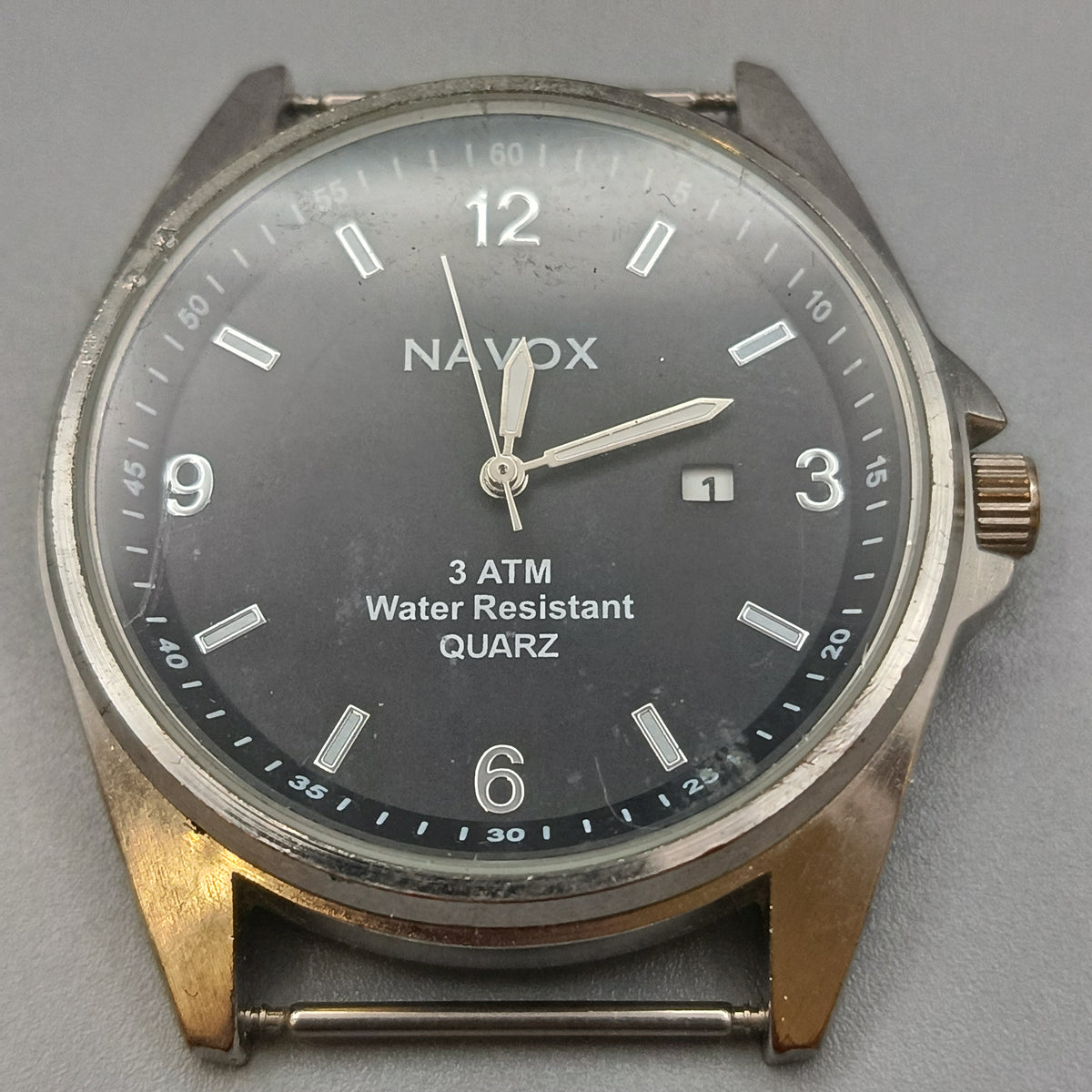 Navox Herren Uhr – Sportlich mit Schwarzem Zifferblatt
