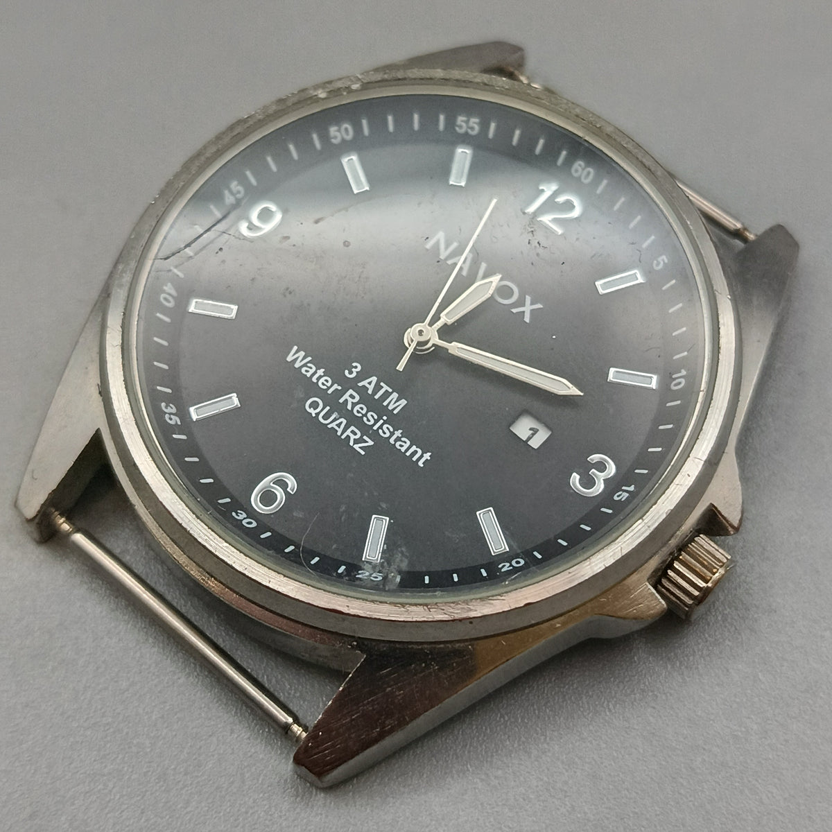Navox Herren Uhr – Sportlich mit Schwarzem Zifferblatt