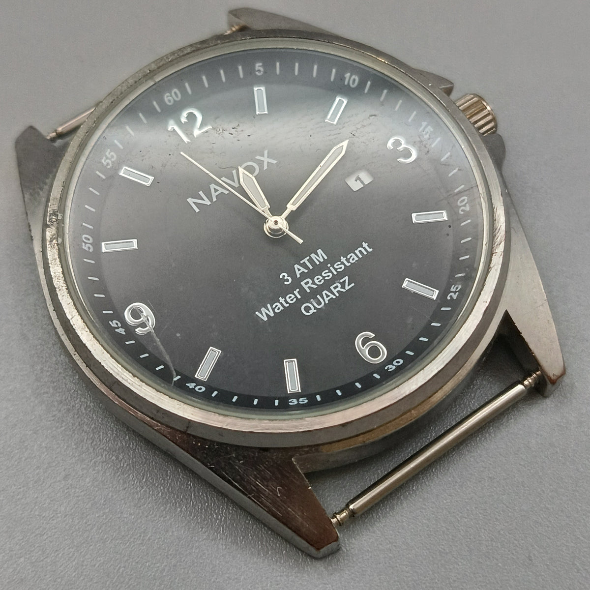 Navox Herren Uhr – Sportlich mit Schwarzem Zifferblatt