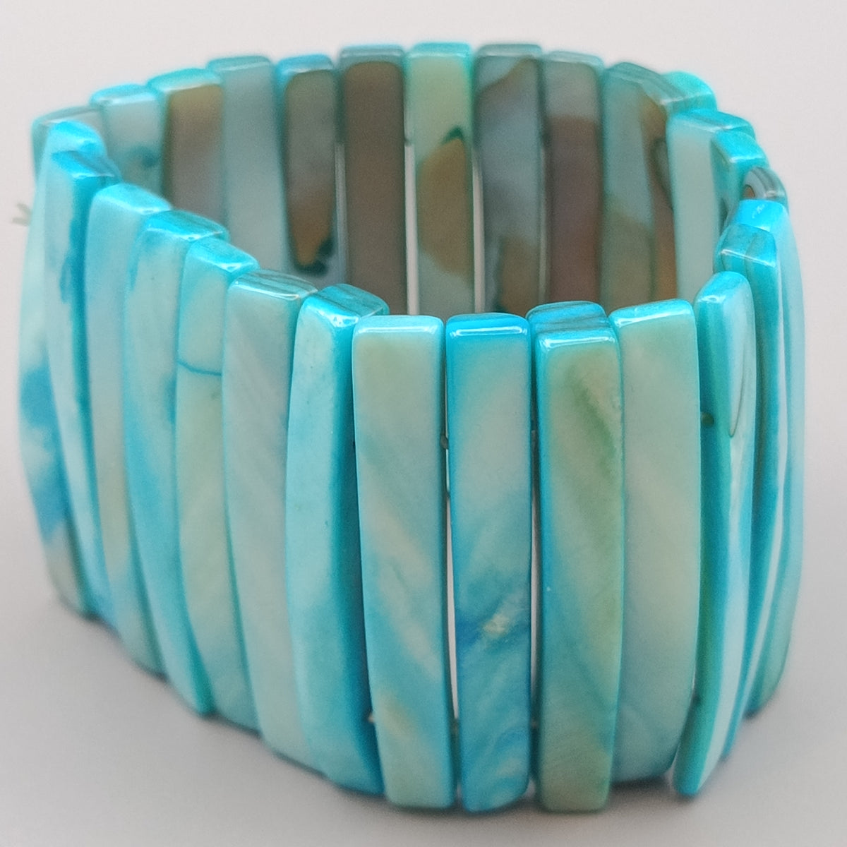 Elegantes Perlmuttscheiben Armband – Türkis-Blau