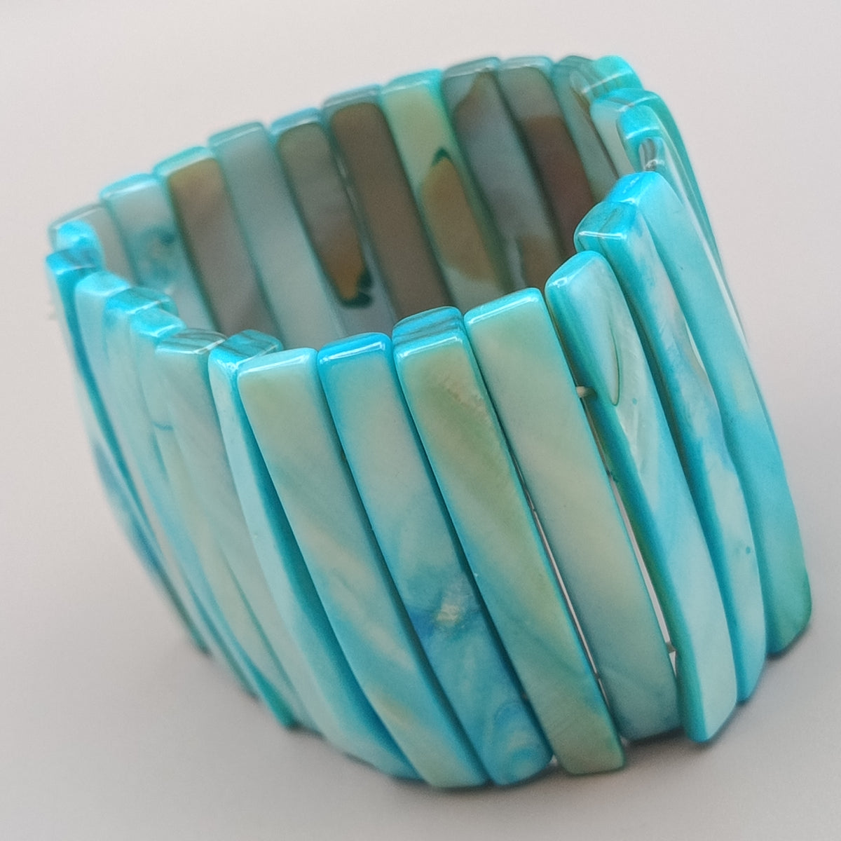 Elegantes Perlmuttscheiben Armband – Türkis-Blau