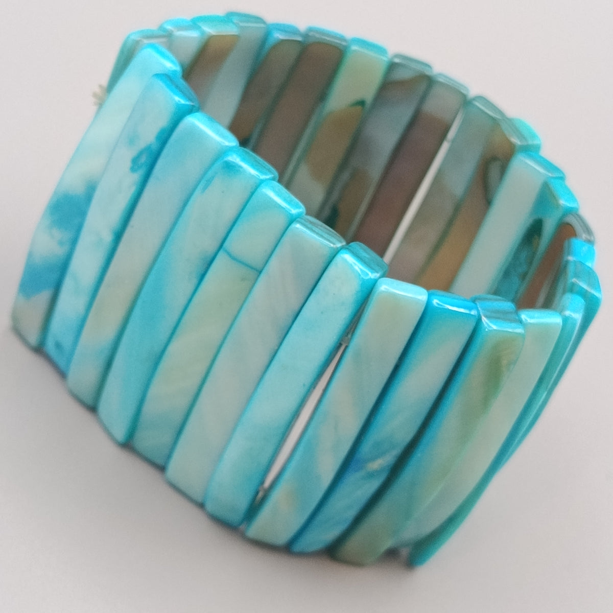 Elegantes Perlmuttscheiben Armband – Türkis-Blau