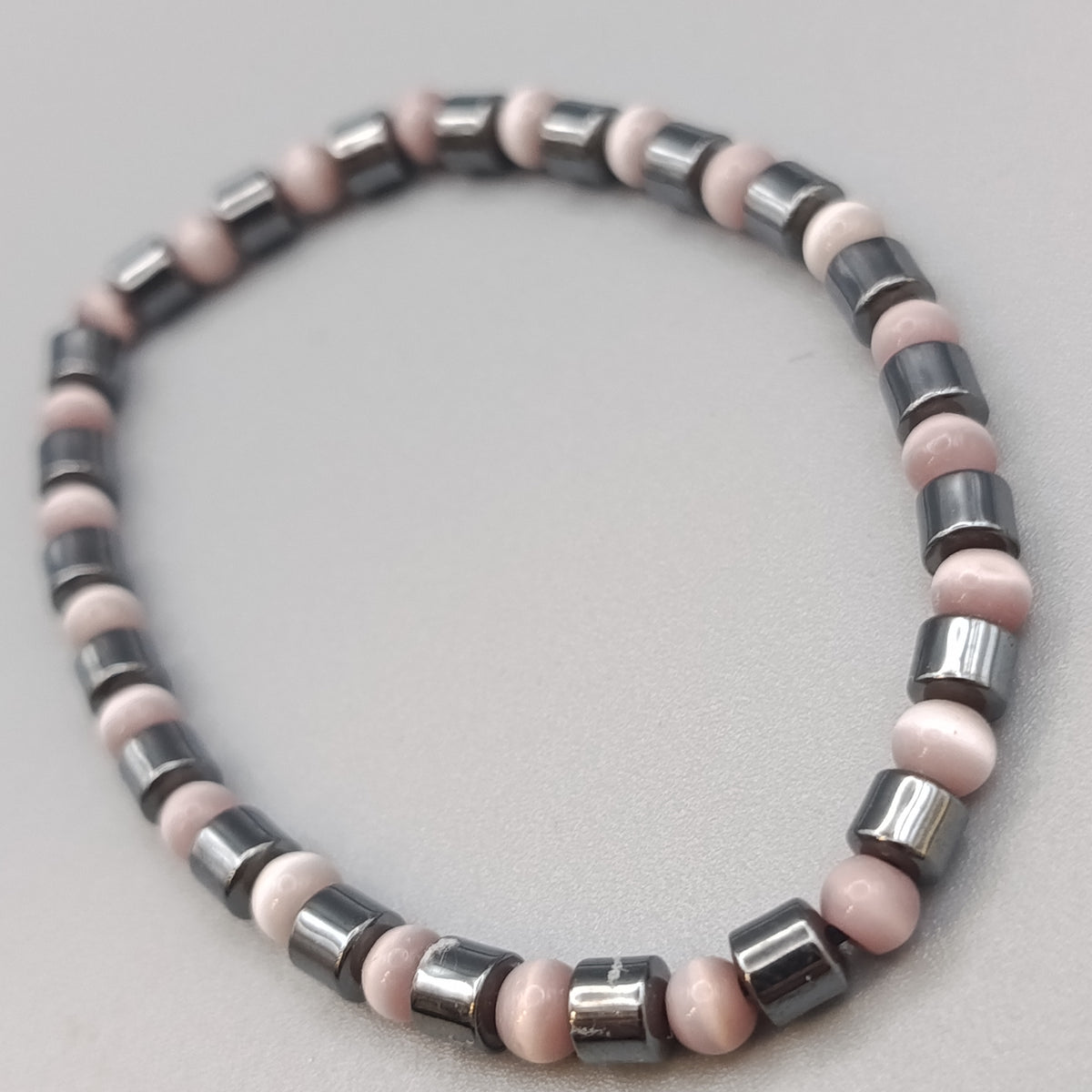Eleganter Perlarmband mit Hämatit Rosa Steinen