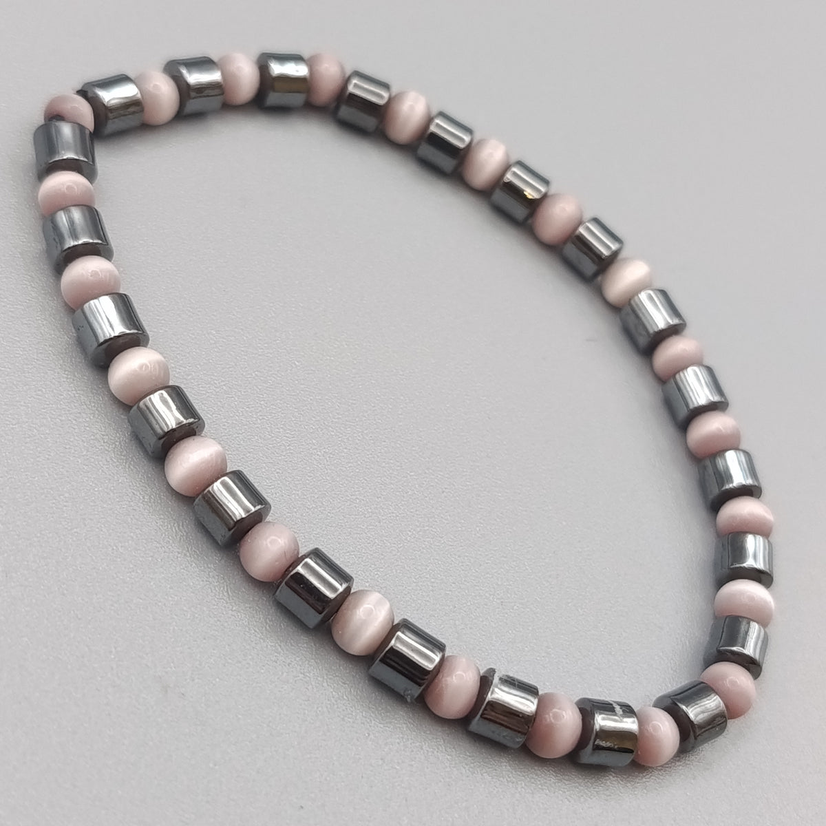 Eleganter Perlarmband mit Hämatit Rosa Steinen