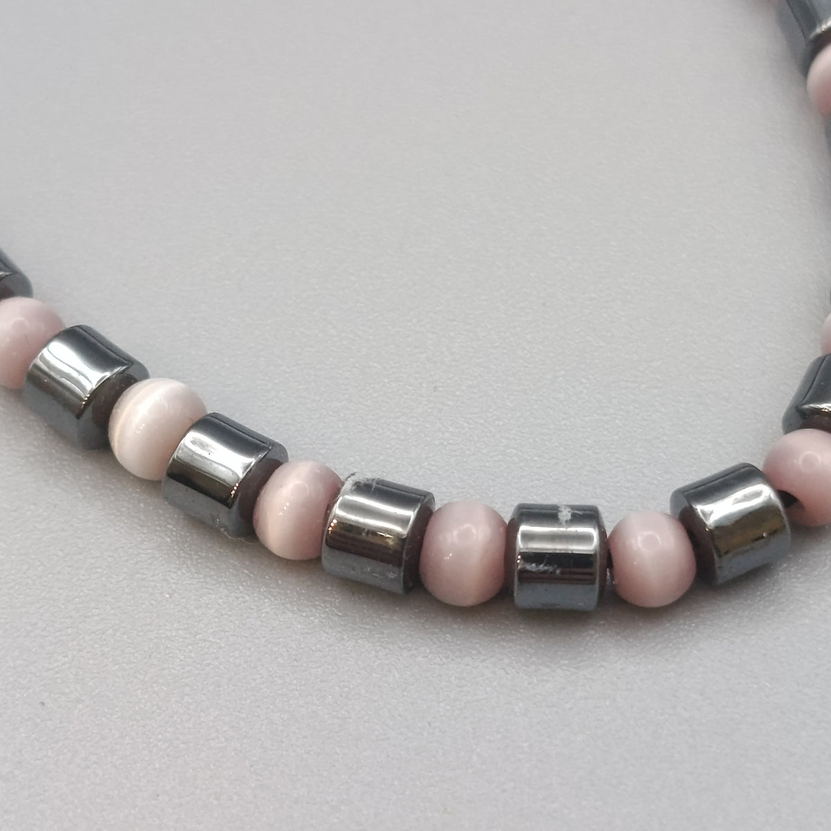 Eleganter Perlarmband mit Hämatit Rosa Steinen