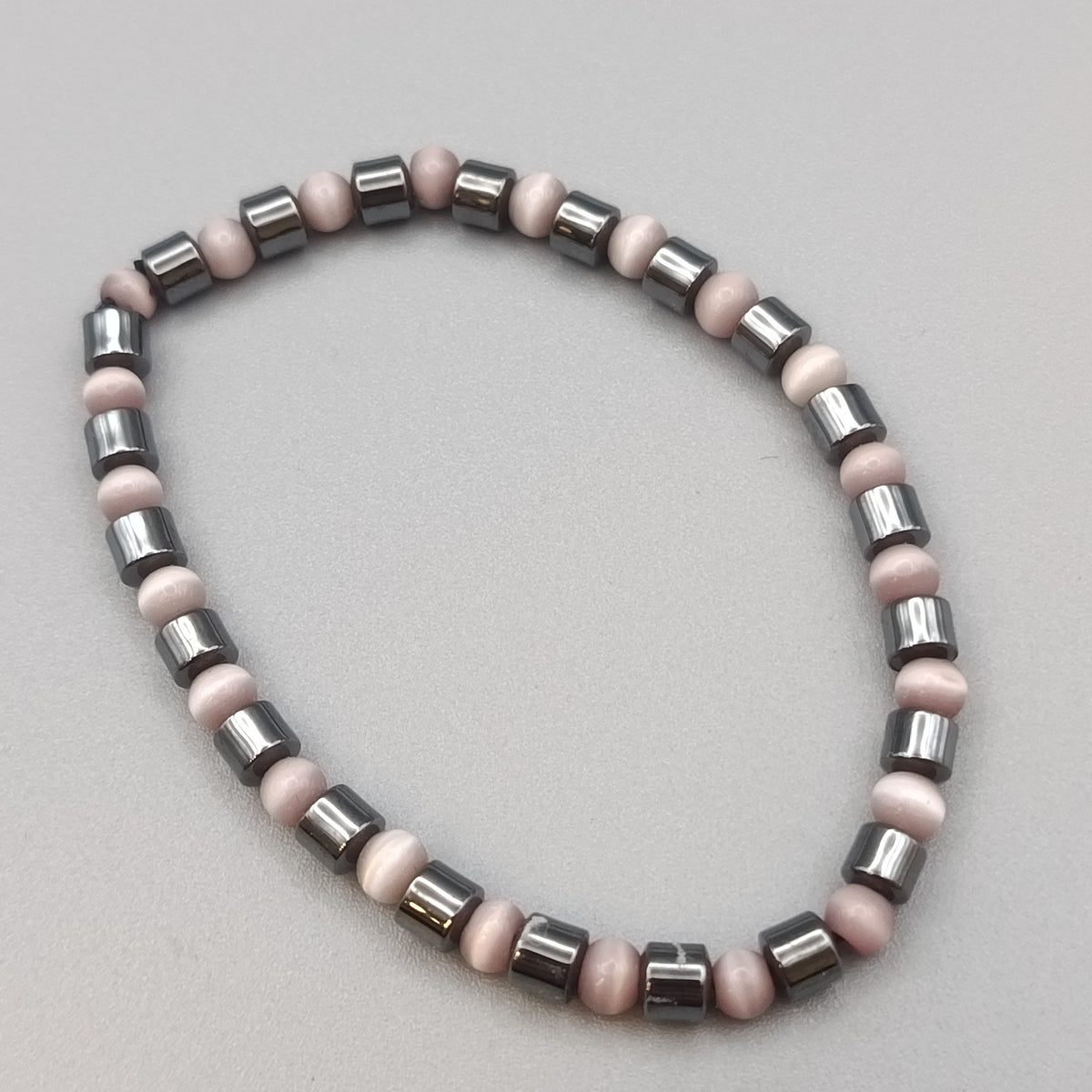 Eleganter Perlarmband mit Hämatit Rosa Steinen
