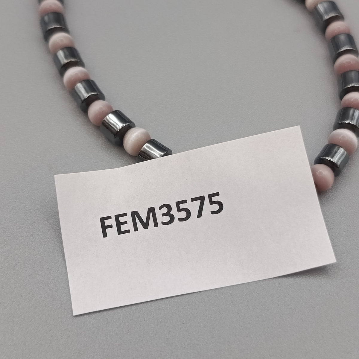 Eleganter Perlarmband mit Hämatit Rosa Steinen