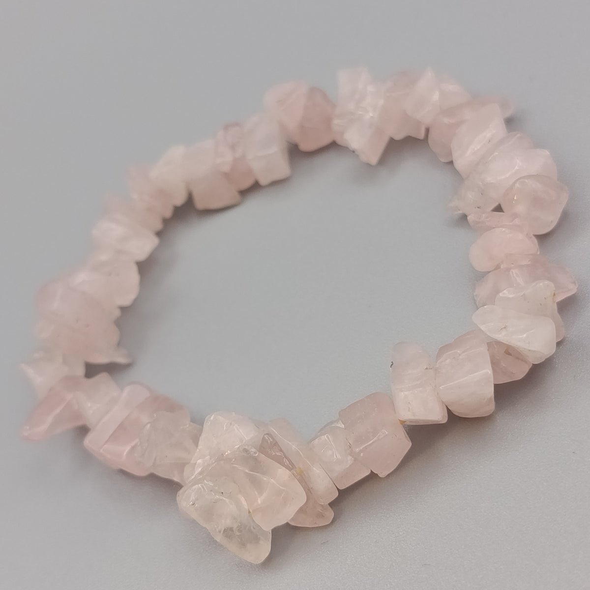 Zartes Rosenquarz Splitter Armband – Naturstein Elastisch