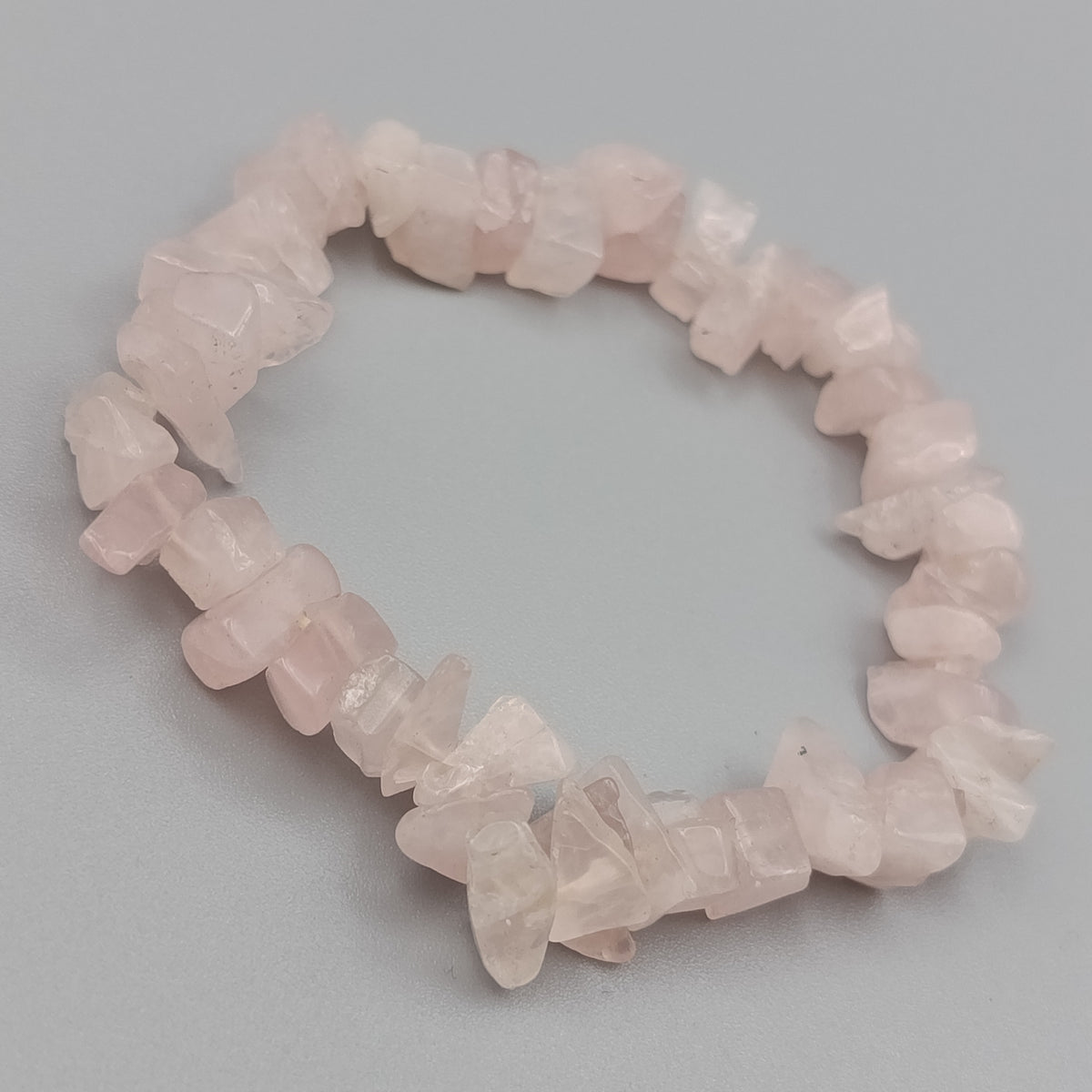Zartes Rosenquarz Splitter Armband – Naturstein Elastisch