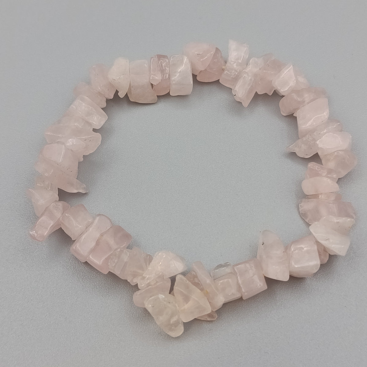 Zartes Rosenquarz Splitter Armband – Naturstein Elastisch