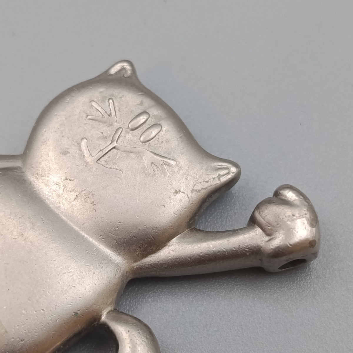 Klassischer Kettenanhänger Katze – Silberfarbenes Motiv