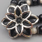 Auffälliges Perlen Armband mit Blumen-Element