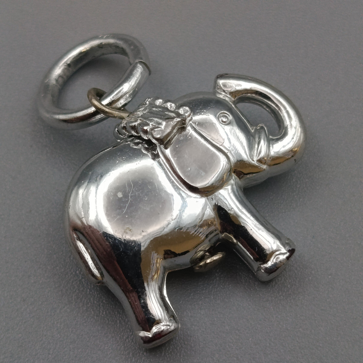 Niedlicher Elefant Charm Anhänger – Silberfarbener