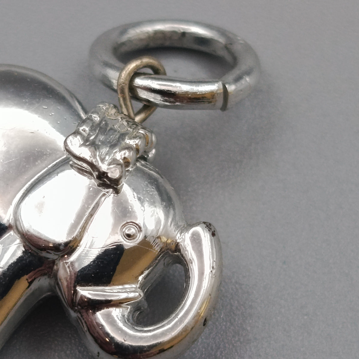 Niedlicher Elefant Charm Anhänger – Silberfarbener