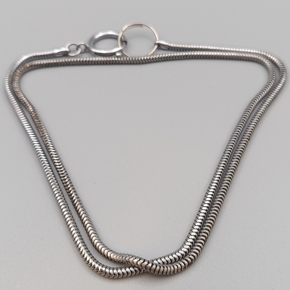 Klassische Schlangenkette – Silberfarbenes Zeitloses Design