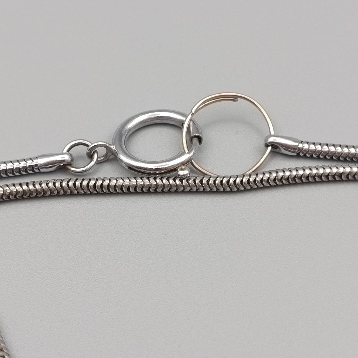 Klassische Schlangenkette – Silberfarbenes Zeitloses Design