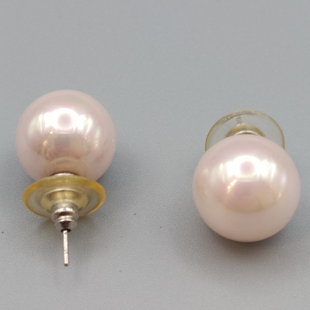 Elegante Perlen Ohrstecker – Zartrosa Perlglanz