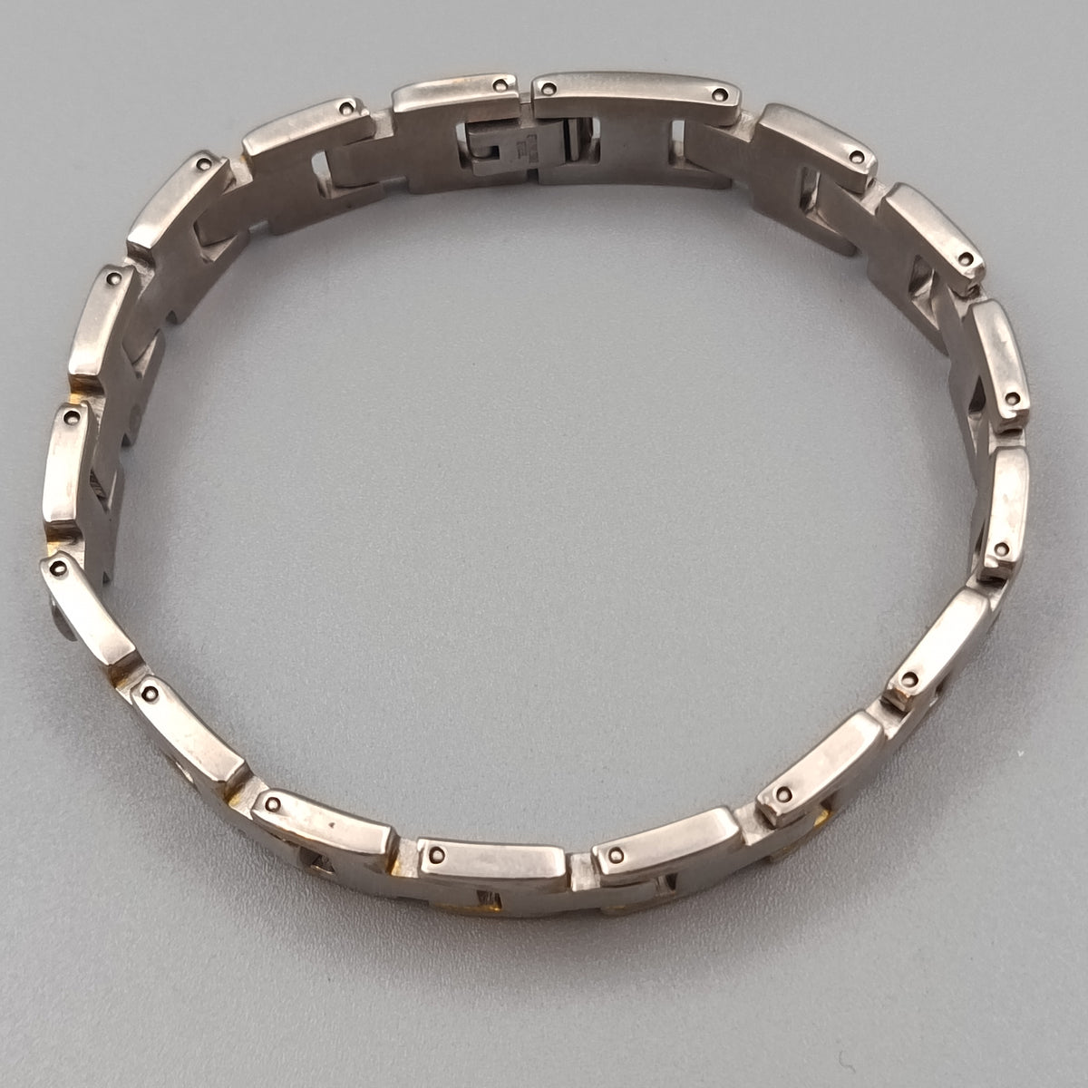 Massives Edelstahl Armband – Robustes Design