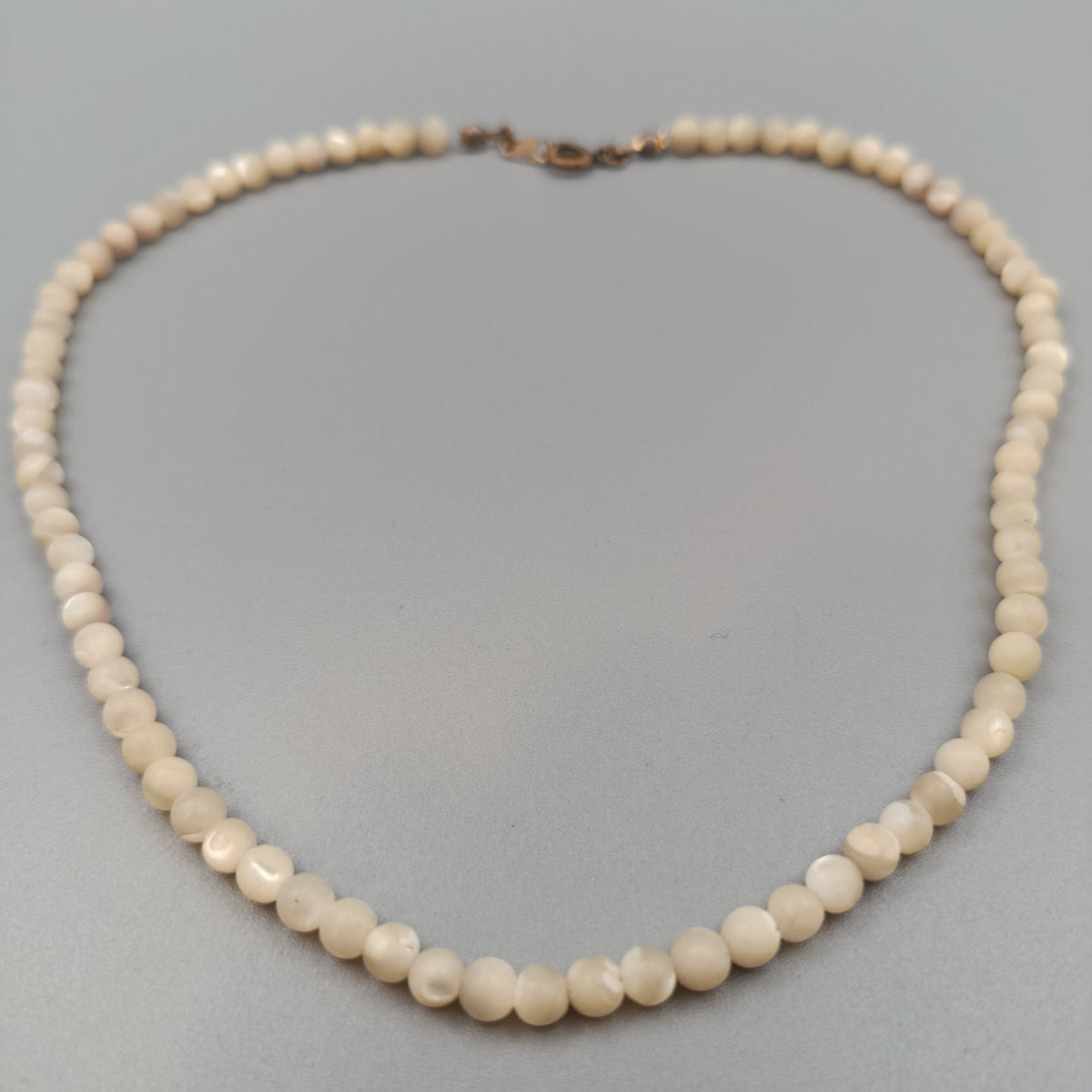 Elegante Perlenkette – Klassischer Perlglanz in Weiß