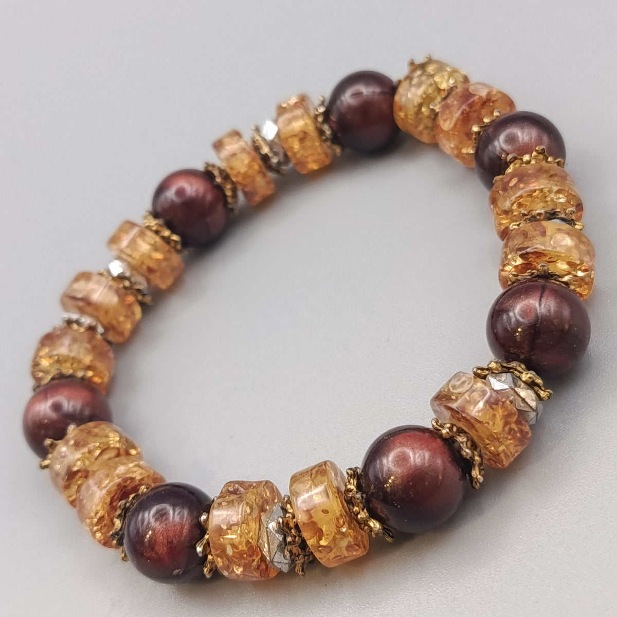 Elegantes Perlenarmband – Stilvoll mit bunten Akzenten
