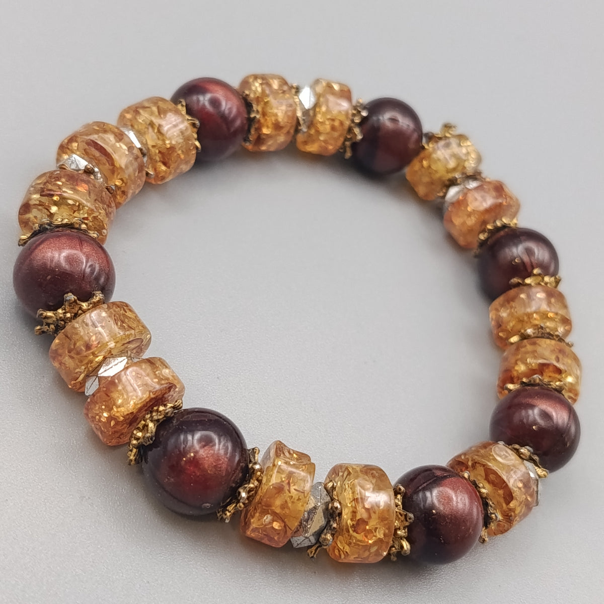 Elegantes Perlenarmband – Stilvoll mit bunten Akzenten