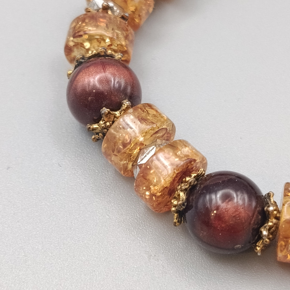 Elegantes Perlenarmband – Stilvoll mit bunten Akzenten