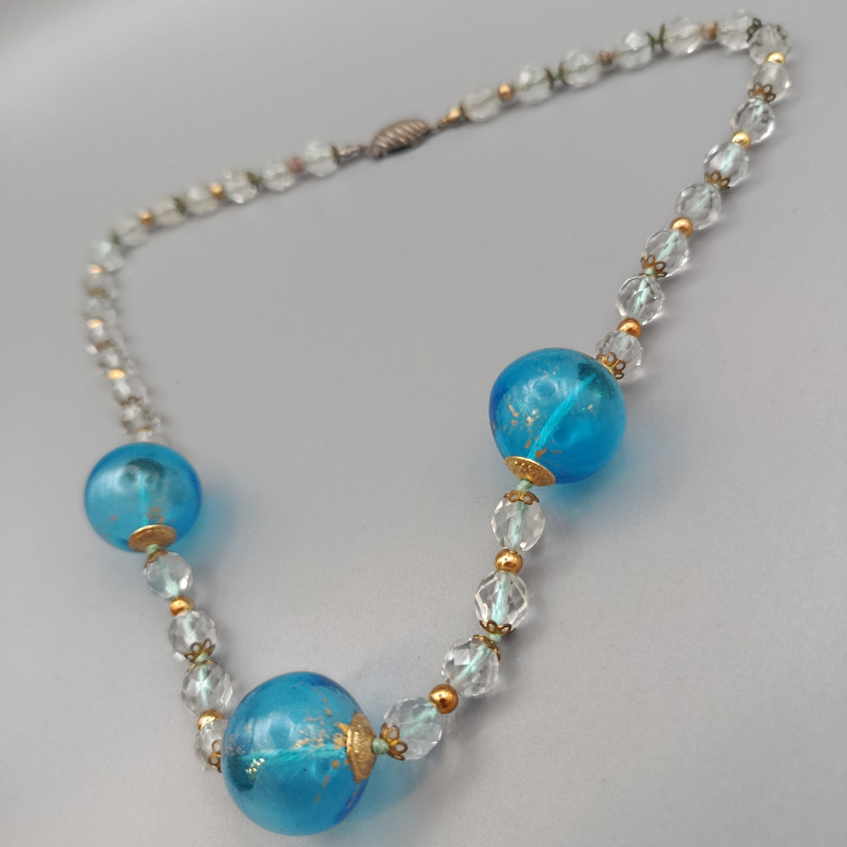 Elegante Glasperlenkette –Klare Facettierte Perlen