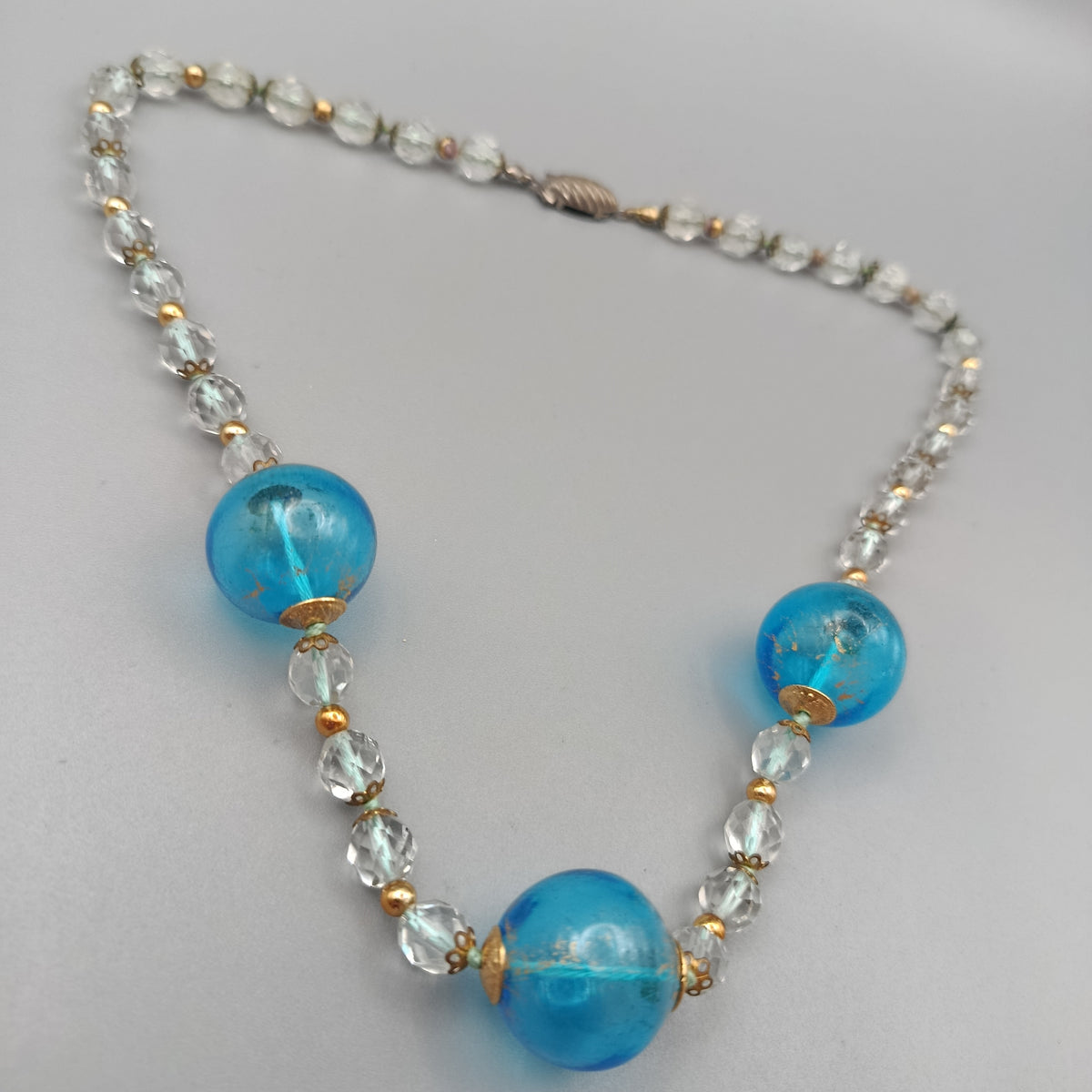 Elegante Glasperlenkette –Klare Facettierte Perlen