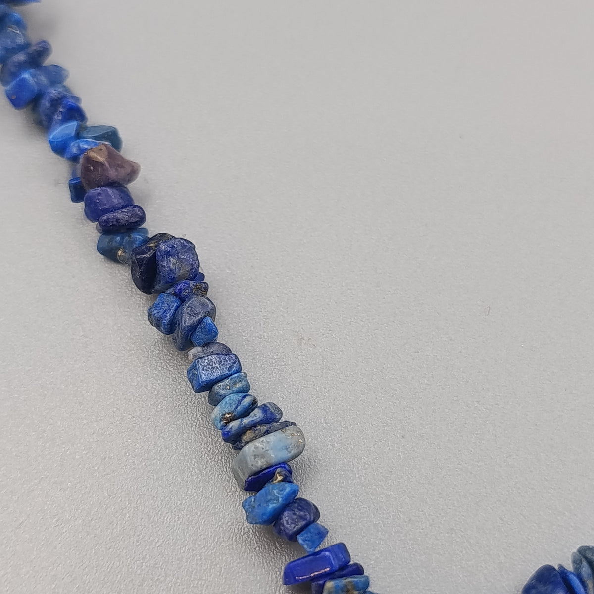 Elegante Lapislazuli Splitterkette – Naturstein Kette