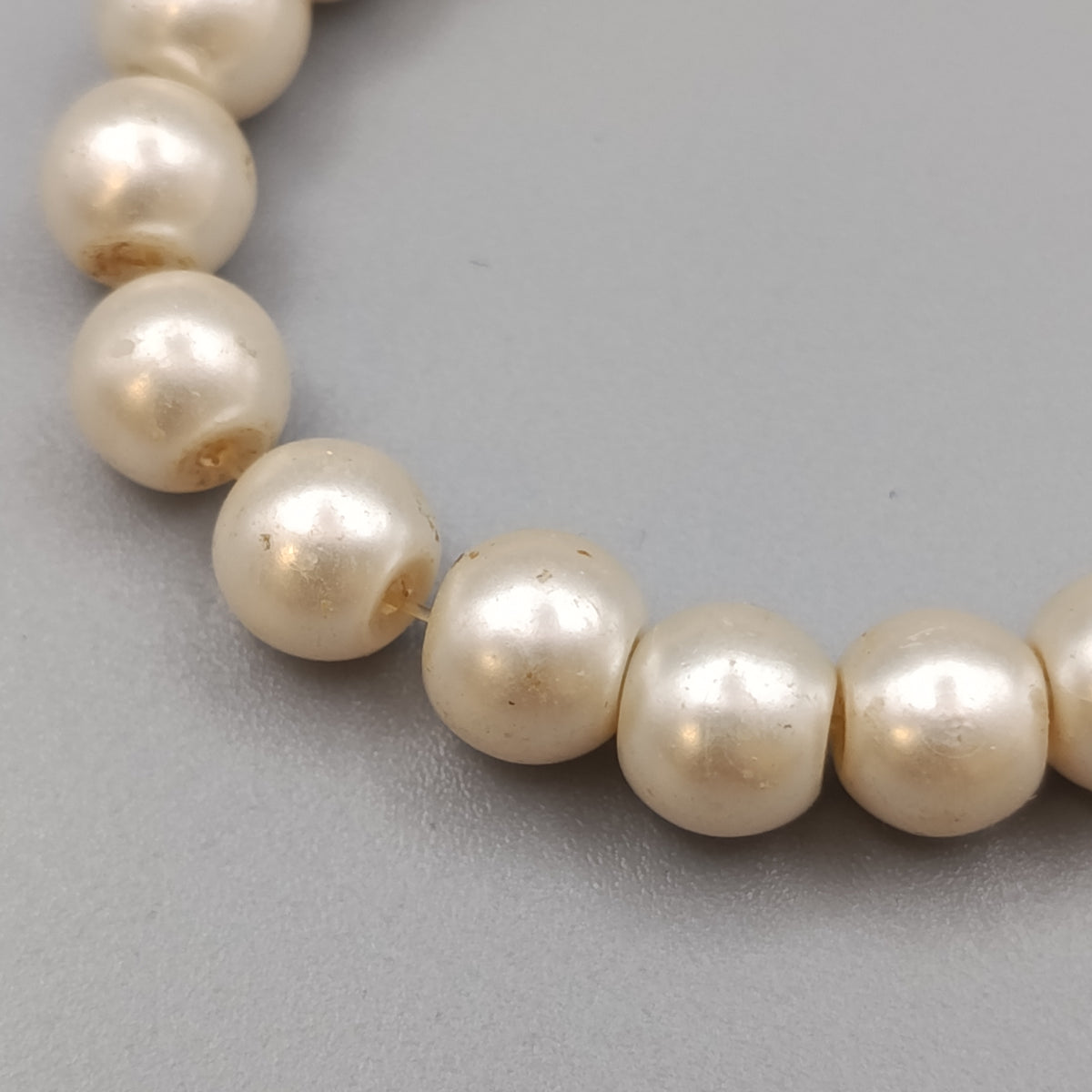 Klassisches Perlen Armband – Elastischer Perlenschmuck