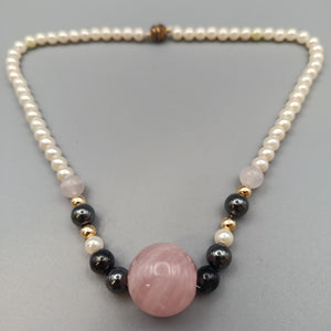 Elegante Damen Kette mit Rosenquarz und Hämatit