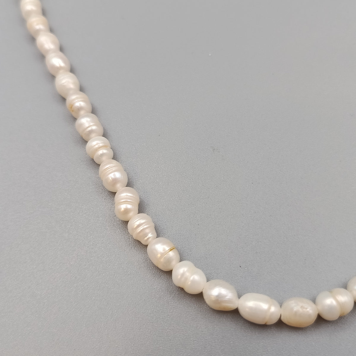 Elegante Süßwasserperlen Kette – Klassischer Perlenschmuck
