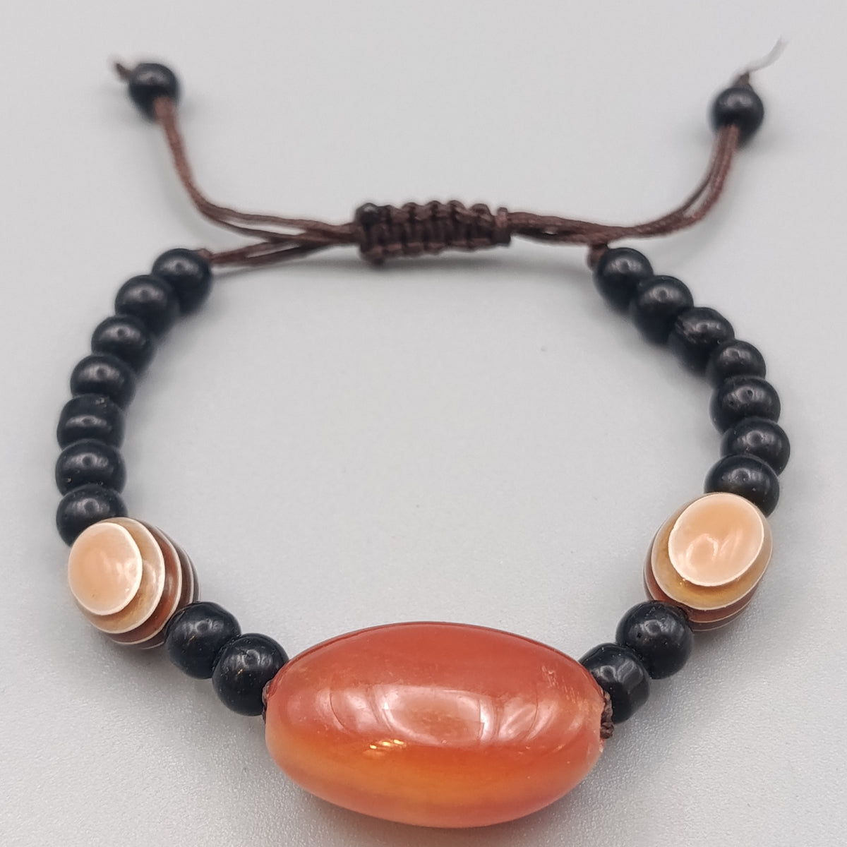 Elegantes Perlenarmband – Naturstein in warmen Erdtönen