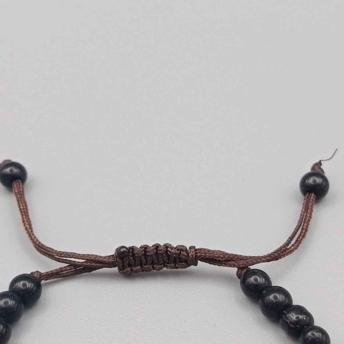 Elegantes Perlenarmband – Naturstein in warmen Erdtönen