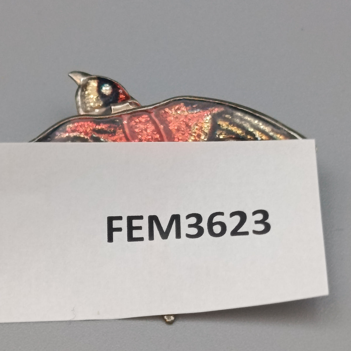 Elegante Vogel Brosche – Emailliertes Design mit Glitzereffekt