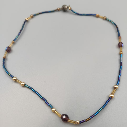 Elegante Glasperlen Kette – Design in Blau und Gold