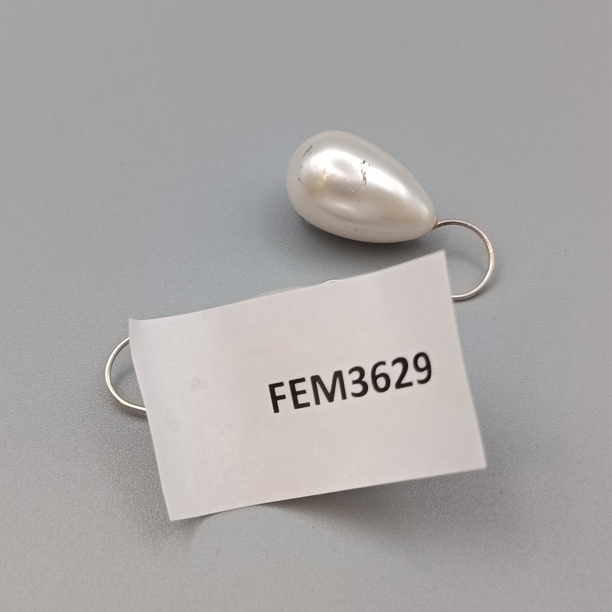 Elegante Perlen Ohrhänger – Tropfenform in Cremeweiß
