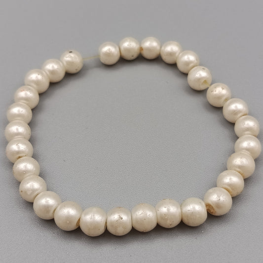 Perlenarmband – Dehnbarer Perlenschmuck in Cremeweiß