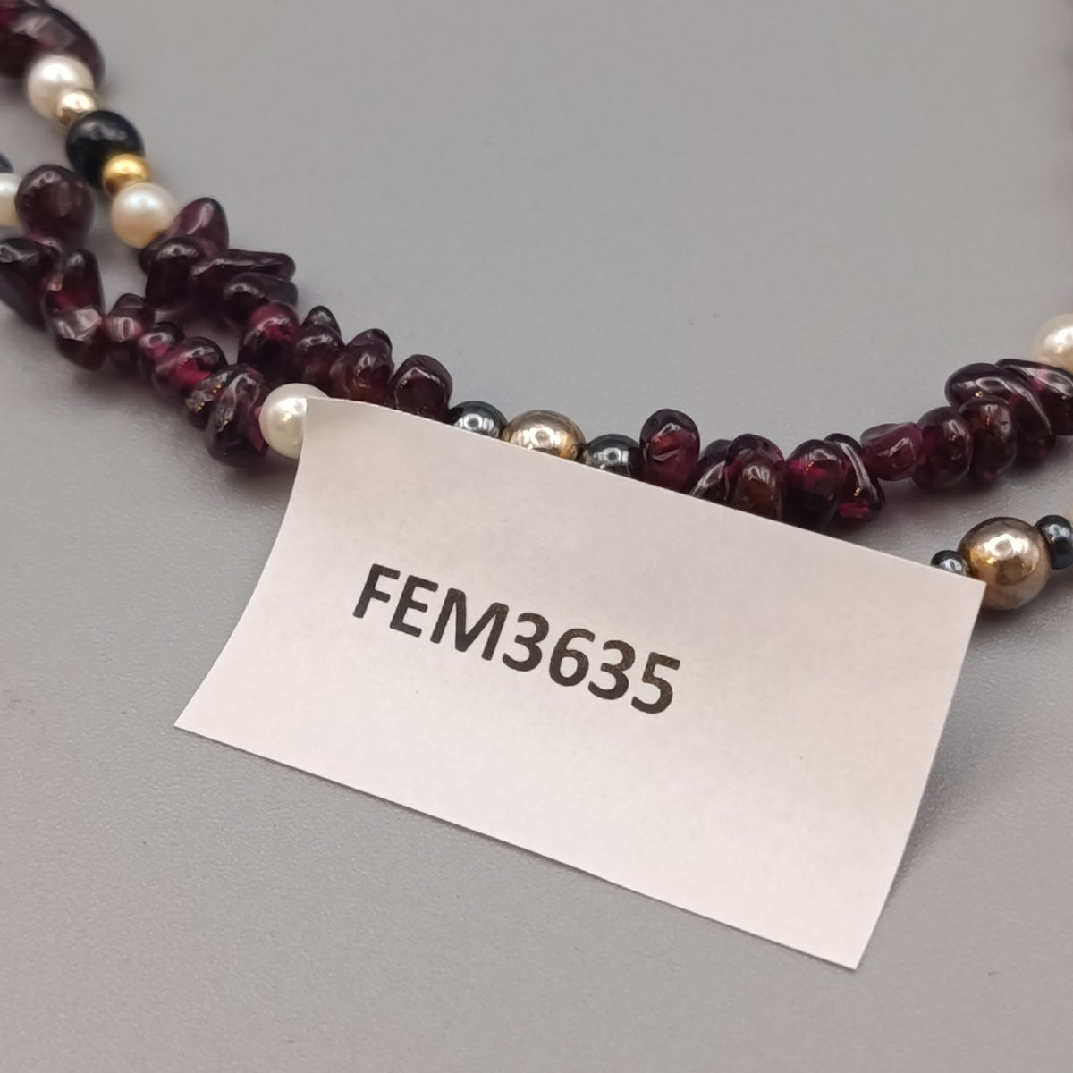Elegante Granat Splitterkette – Naturstein Kette mit Perlen