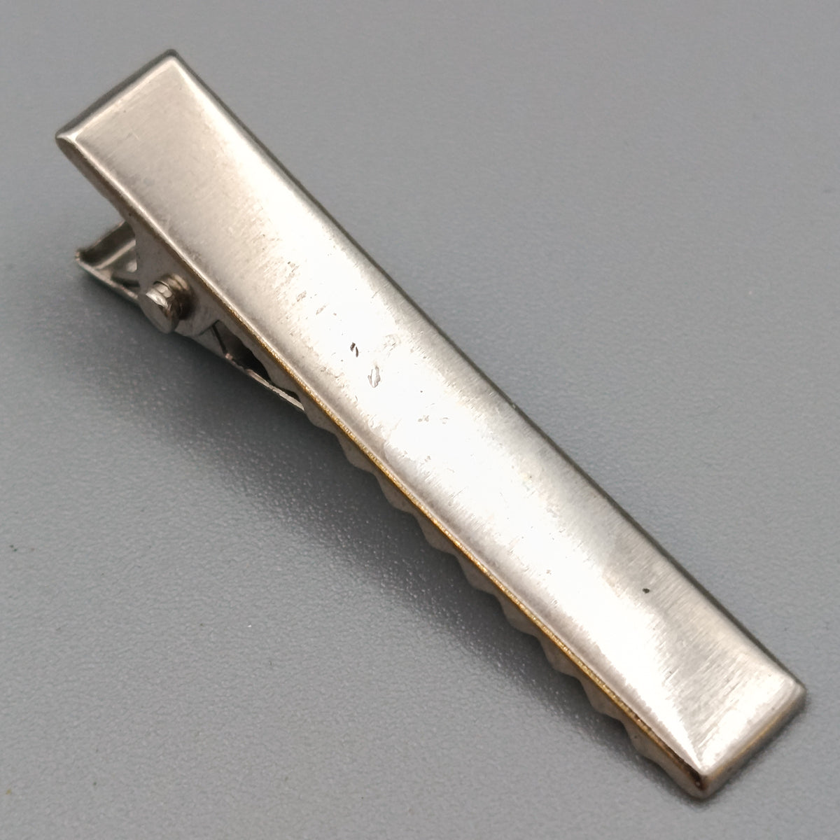Elegante Haarspange – Schlichtes Accessoire in Silberoptik