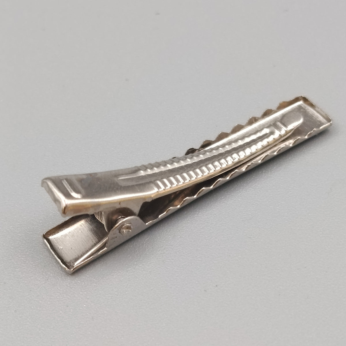 Elegante Haarspange – Schlichtes Accessoire in Silberoptik