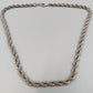 Elegante Kordelkette – Silberfarbene Kette in massiver Optik